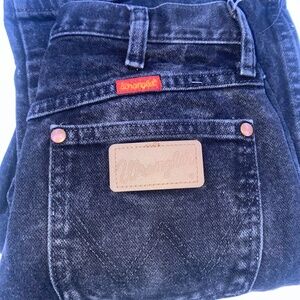 Women’s black wrangler jeans